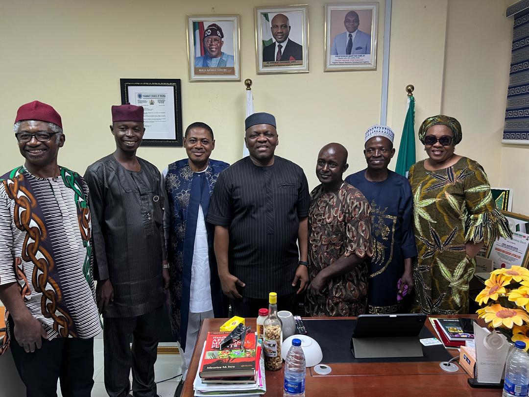 You are currently viewing Traditional Medicine Leaders Pay Congratulatory Visit to NNMDA Director General on WHO Co-Chair Appointment